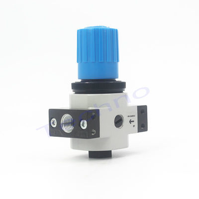 El regulador de filtros neumáticos del LR-1/4-D-MINI, el lubricante y el regulador de presión FESTO