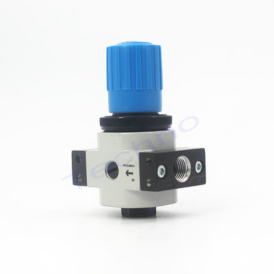El regulador de filtros neumáticos del LR-1/4-D-MINI, el lubricante y el regulador de presión FESTO