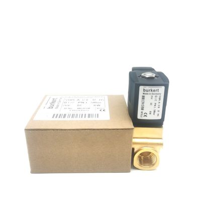 00126201 6014 D Normalmente BURKERT válvula electromagnética abierta G1/8 2.0 Agujero de flujo AC220V 8W Cuerpo de válvula de latón 32 * 32 0~10bar