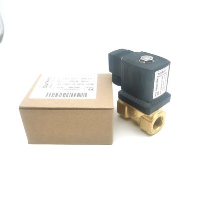 00126204 6014 D Valva de solenoide de latón Burkert Normalmente abierta G1/8 2.5 Agujero de flujo AC220V 8W