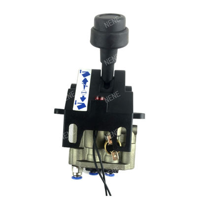 Las válvulas de control combinadas de los camiones de descarga de 4 CV-D con cuatro orificios
