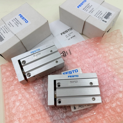 Mini cilindro de deslizamiento equipado con cojín elástico de doble extremo SLS-10-20-P-A # 170494 FESTO SLS Serie de guía de bolas cilindro lineal de 10 mm de perforación de 20 mm de carrera para el posicionamiento de semiconductores