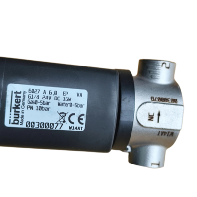 Presión 0 a 20 bar Válvula solenoide neumática Voltaje de 24 V CC Solución de tamaño de puerto 1/2 para aplicaciones neumáticas industriales 178275