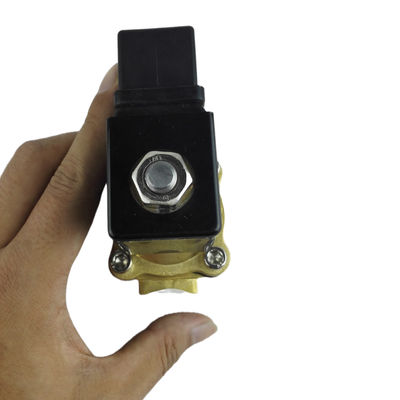 Válvula de material de sellado NBR con bobina cuadrada que opera a voltaje DC12V Perfecto para equipos neumáticos y sistemas de control de fluidos automatizados