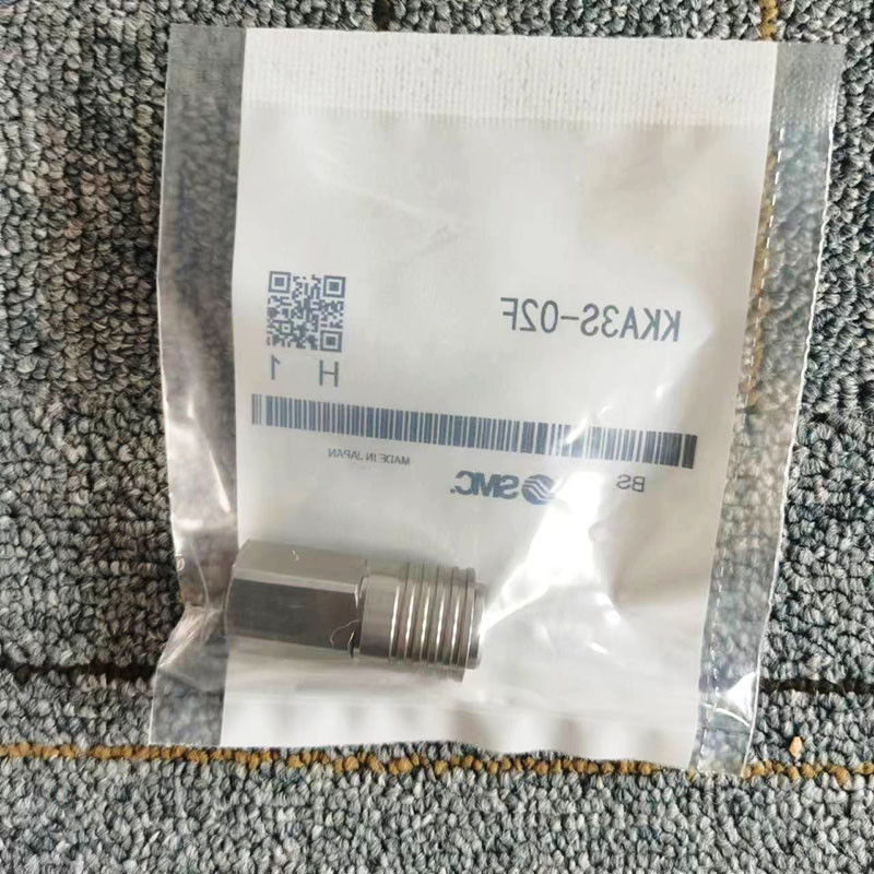 Se trata de un dispositivo de ensamblaje de la serie KKA SS316 tipo KKA3S-02F de conector (P) de hilo femenino tipo S.